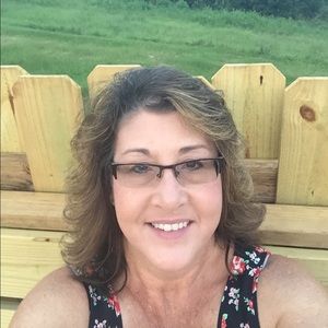 Meet your Posher, Carla